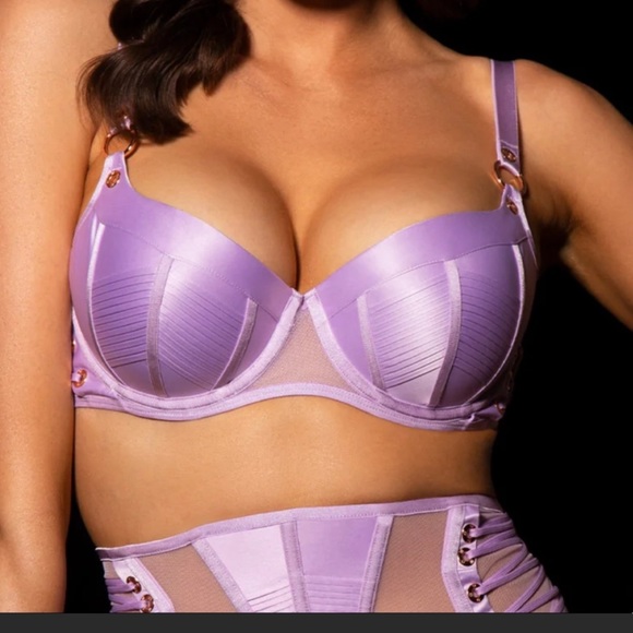 Bra & thong - Picture 1 of 6